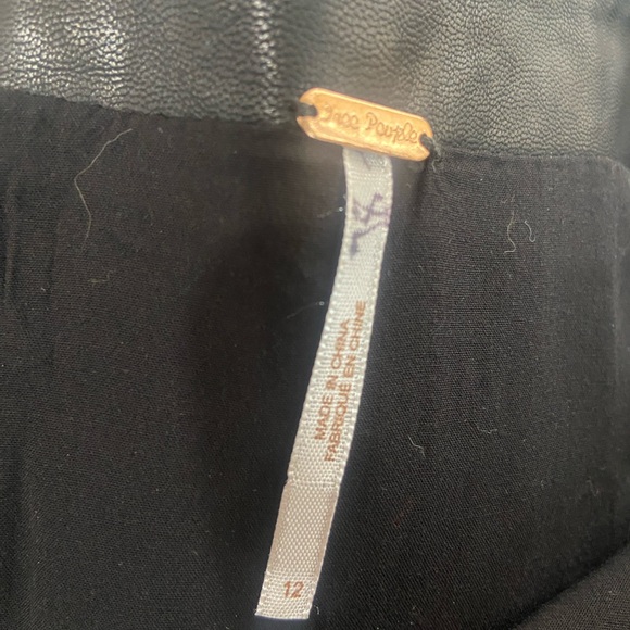 FREE PEOPLE Oh Snap Vegan Leather Miniskirt black Sz 12 EUC - Picture 8 of 8